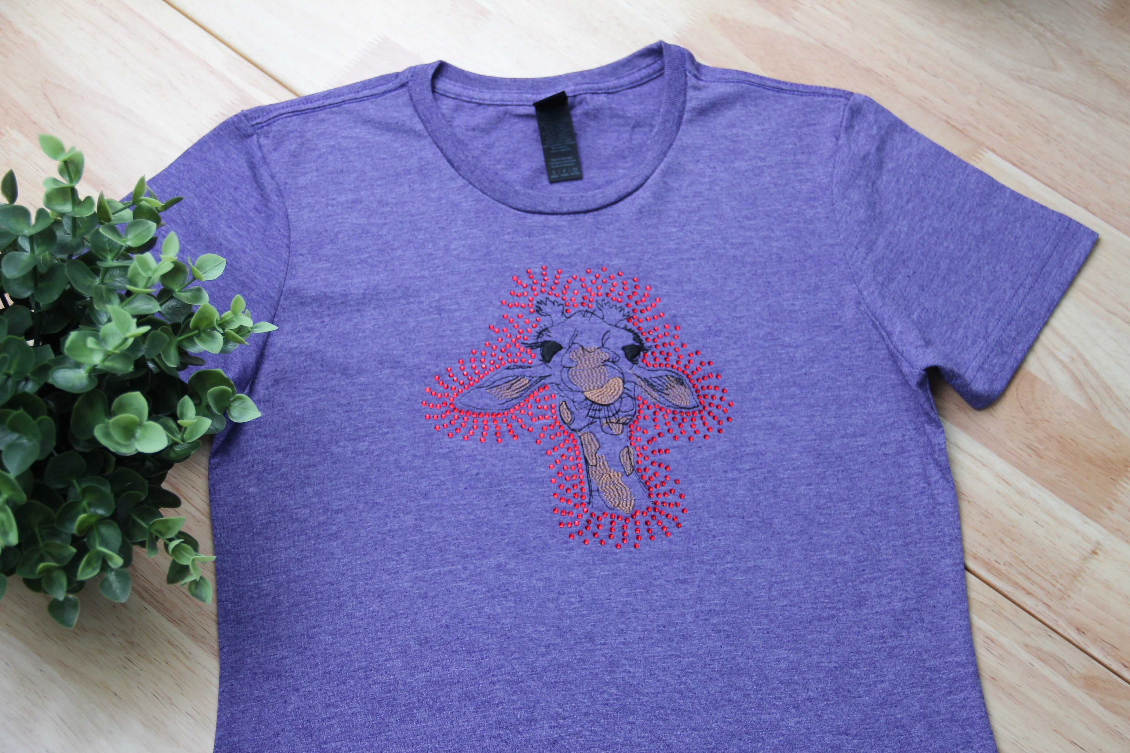 Embroidered Giraffe T-Shirt with Rhinestones – Lavender Cotton for Women